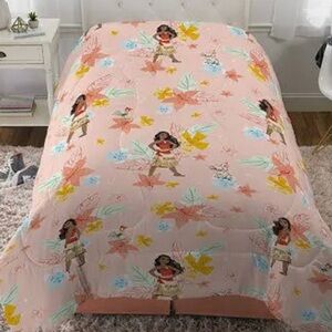 Disney Moana Reversible Comforter twin size NWOT
Princess Decor